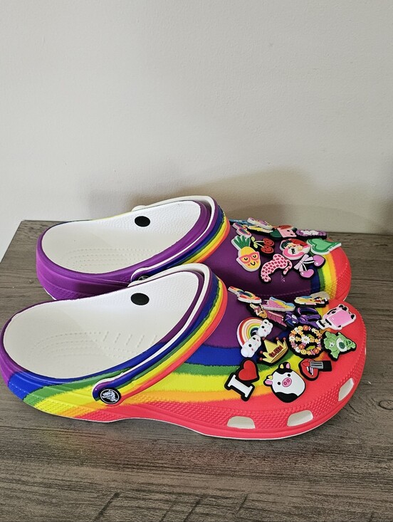 CROCS Classic Red Rainbow Stripes Colorful Charms Men 11  Clog Y2k Festive main image 15